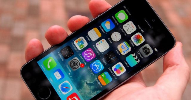 Apple Tells iPhone 5 Owners to Update Its OS or Face the Consequences